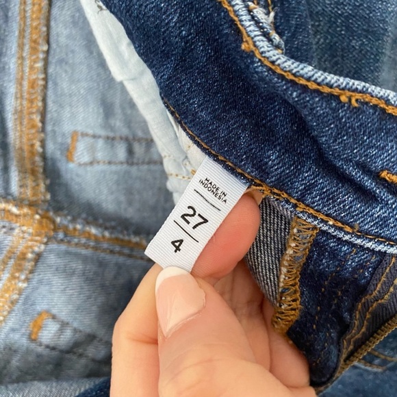 Loft | Dark wash 5” inseam Denim Shorts - Picture 2 of 4